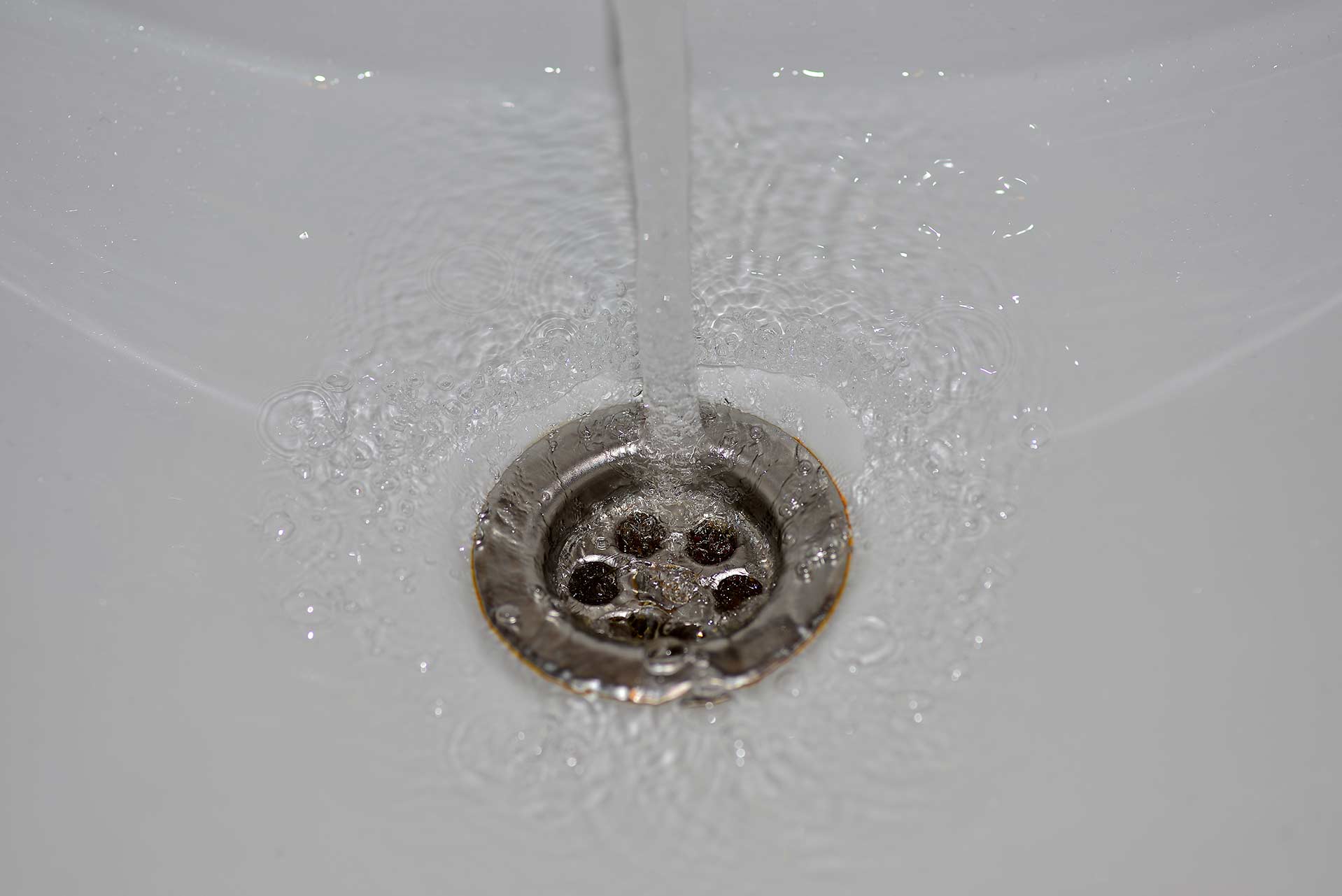 A2B Drains provides services to unblock blocked sinks and drains for properties in Seven Kings.